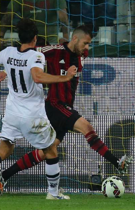 Il gol di tacco senza senso di Menez al Parma (VIDEO)