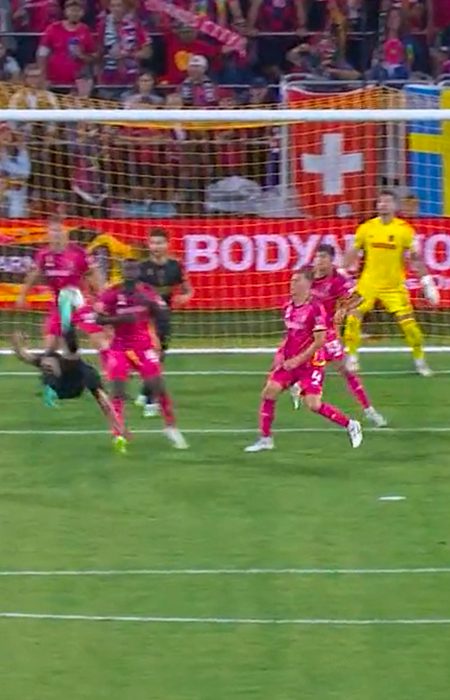 Stanotte Chiellini stava per fare un gol pazzesco in rovesciata (VIDEO)